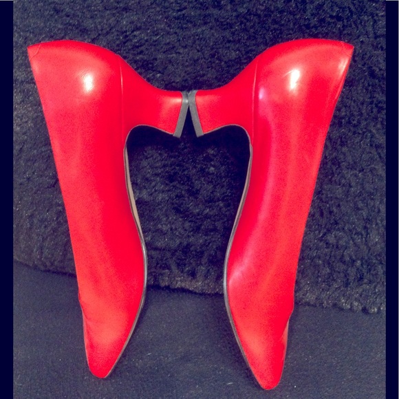 MARCO FERRETTI RED ITALIAN LEATHER PUMPS - Picture 2 of 3